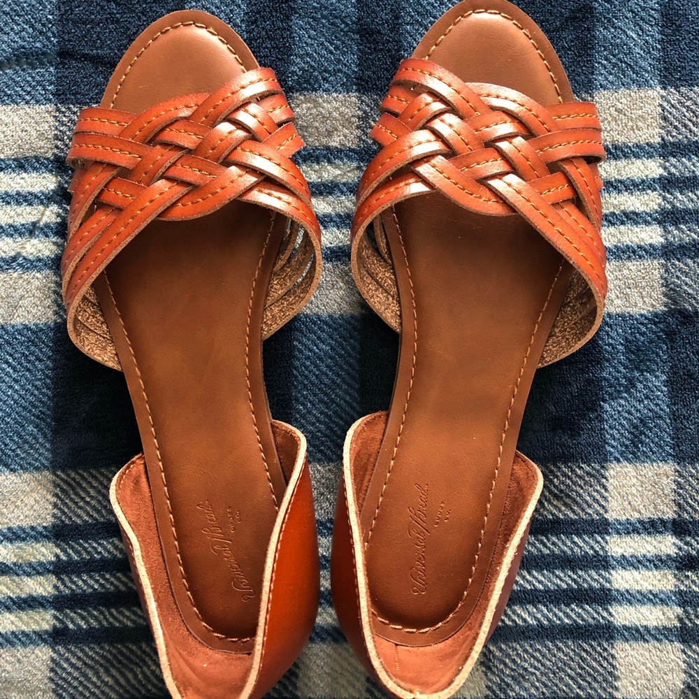 Universal Thread sandals